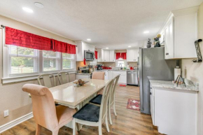 Modern Cape Charles Home 1 Mi to Kiptopeke Beach!